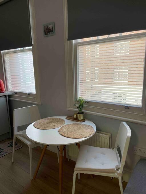 Beautiful And Spacious Flat Лондон Экстерьер фото