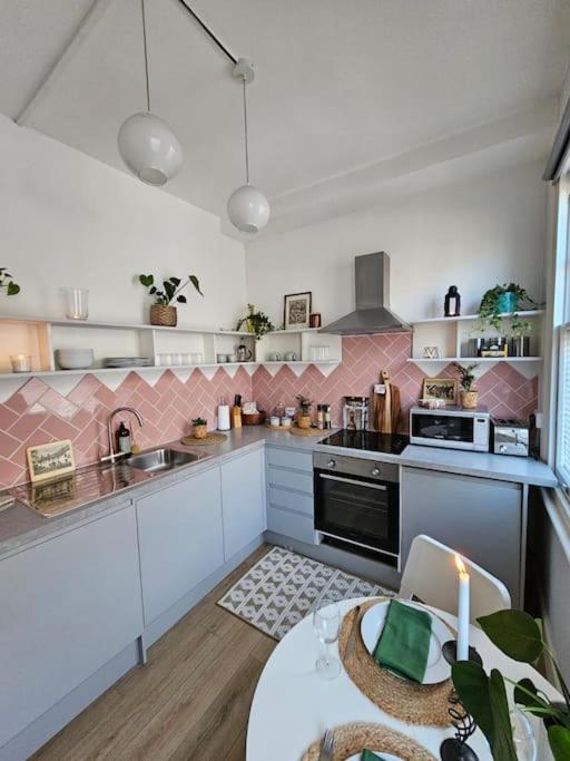Beautiful And Spacious Flat Лондон Экстерьер фото